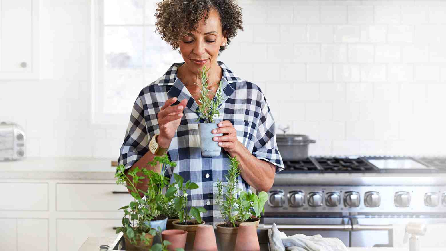 Can you collect Social Security at 62 and still work?