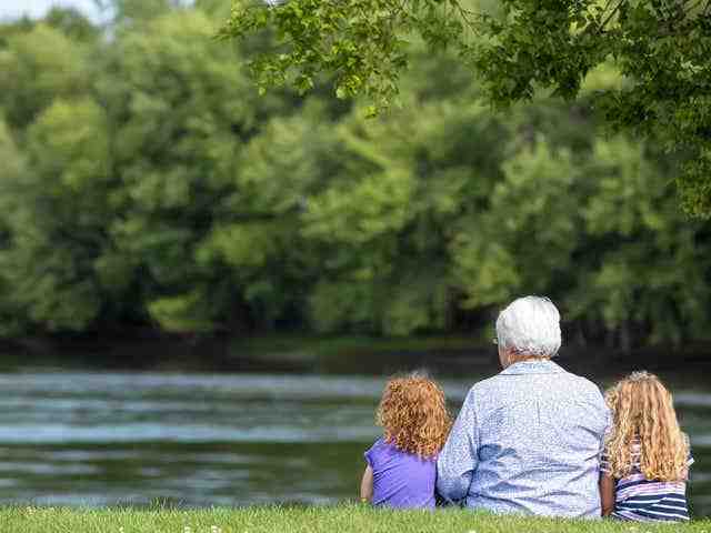 How much money does the average 40 year old have in the bank?