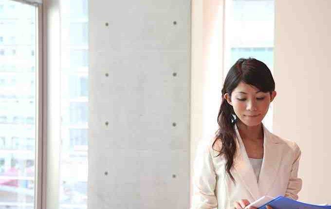 How much should a 31 year old have in savings?